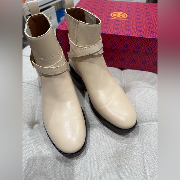 Tory Burch T-HARDWARE CHELSEA BOOT Cream Beige Dulce de Leche 10 Booties - Picture 7 of 10
